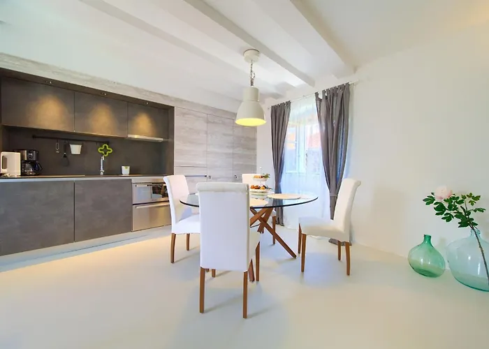 דירה Vibrant And Elegant Downtown Krk